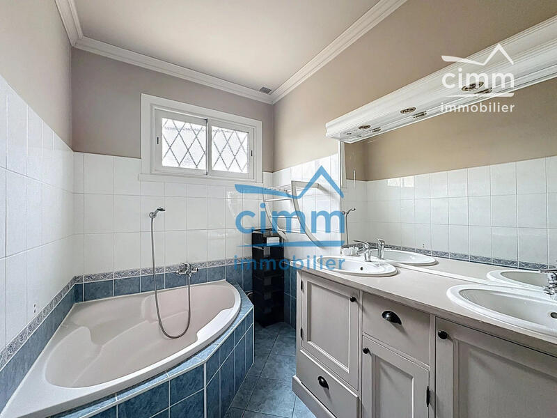 Maison - 160 m² - 6 pièces