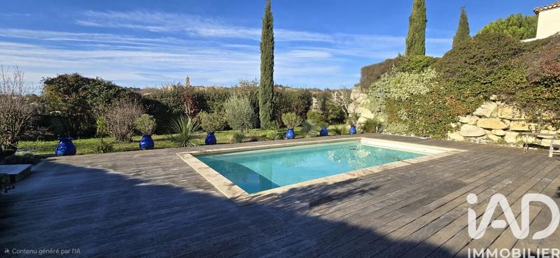 Maison - 280 m² - 9 pièces