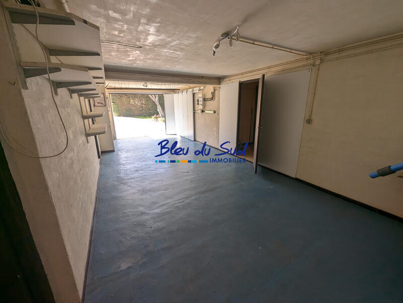 Maison traditionnelle - 161 m² - 6 pièces