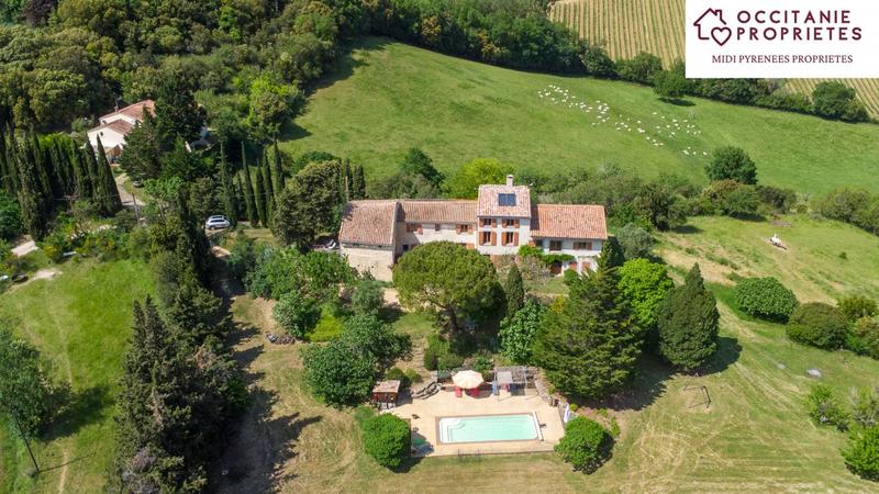 Propriété - 362 m² - 20 pièces