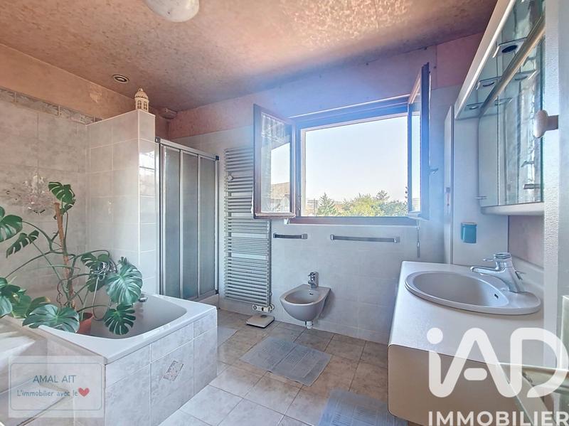 Maison - 192 m² - 8 pièces