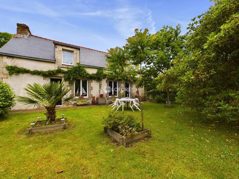 Maison - 180 m² - 8 pièces