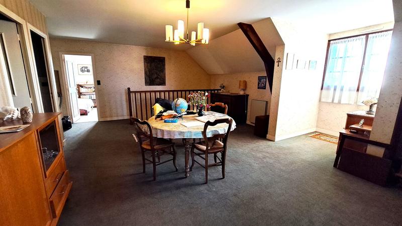 Maison - 181 m² - 7 pièces