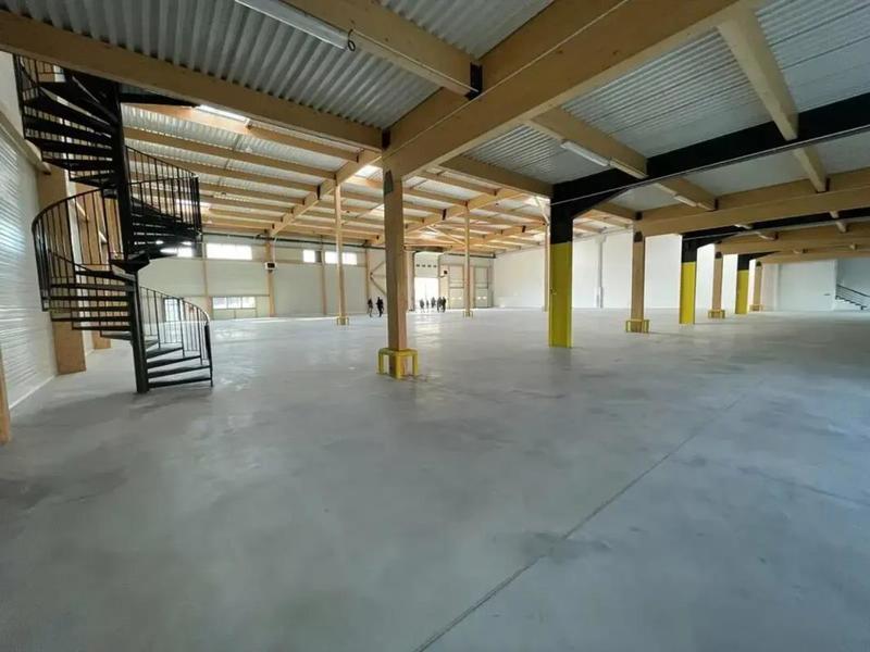 Local d'activités - 4 635 m²