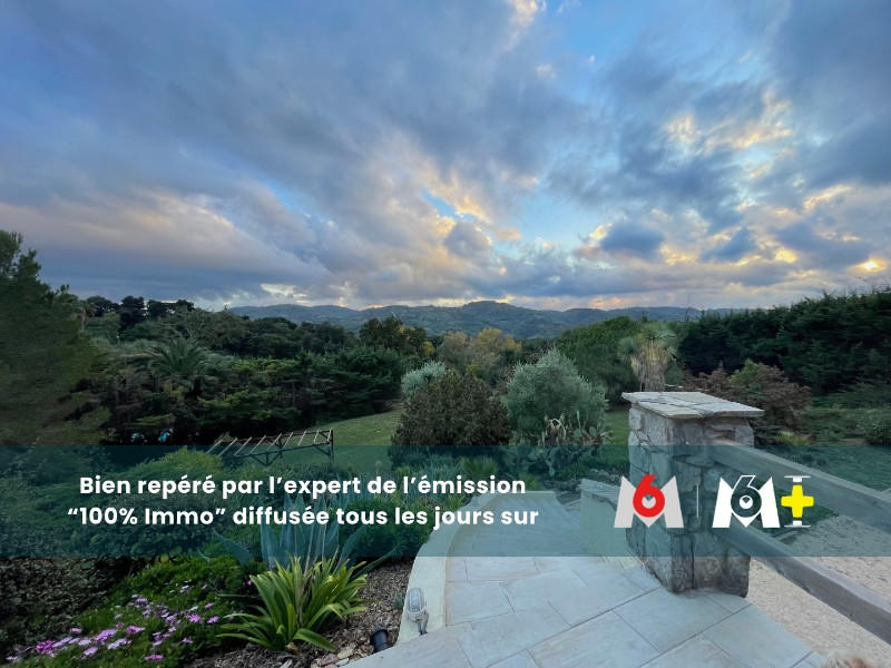 Maison - 345 m² - 9 pièces