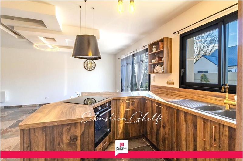 Maison - 101 m² - 5 pièces