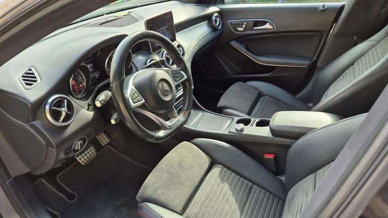 Mercedes Classe Cla 220 d 177 4Matic 7g-Dct Fascination - Entretien constructeur Toit ouvrant