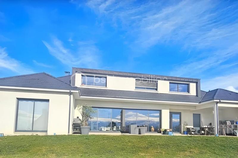 Maison - 189 m² - 7 pièces