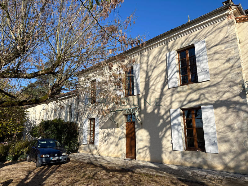 Maison - 203 m² - 6 pièces