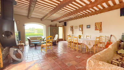 Mas - 264 m² - 8 pièces