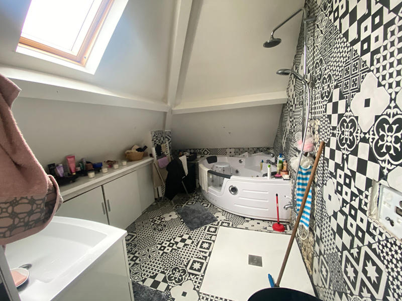 Maison - 243 m² - 7 pièces