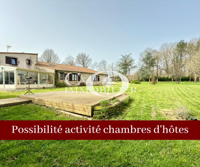 Maison de village - 209 m² - 7 pièces