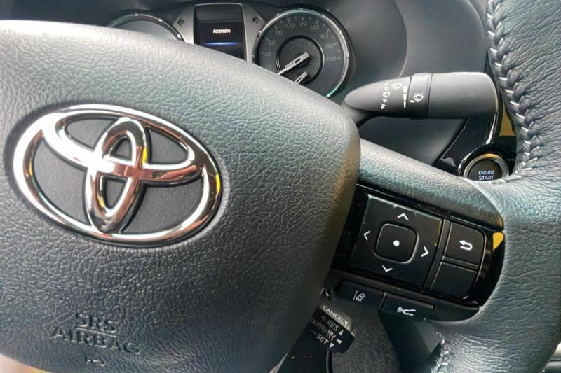 Toyota Hilux 2.8 D4-D 204 Legende 4pl