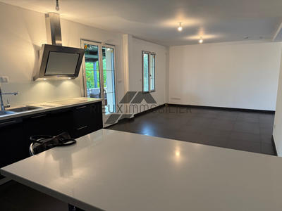 Propriété - 143 m² - 6 pièces