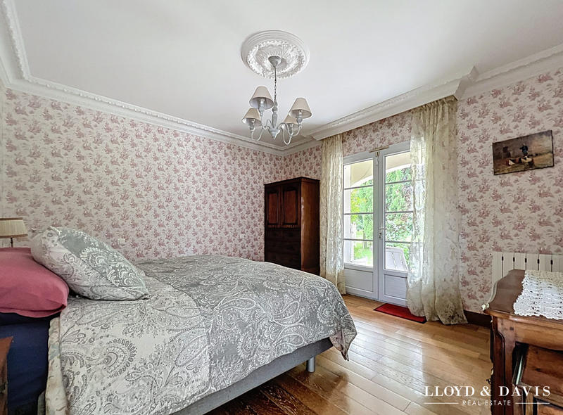 Maison - 205 m² - 6 pièces