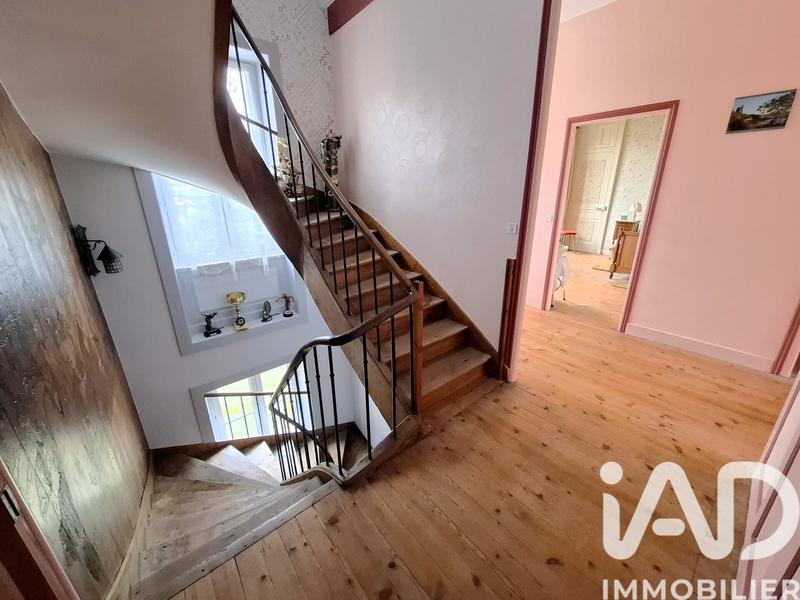 Maison - 221 m² - 12 pièces