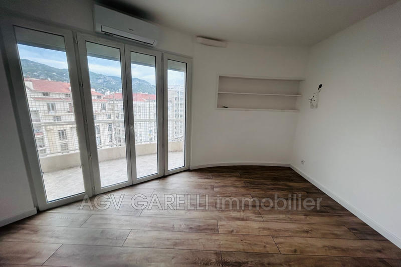 Appartement - 100 m² - 5 pièces