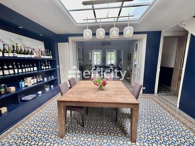 Maison - 200 m² - 8 pièces