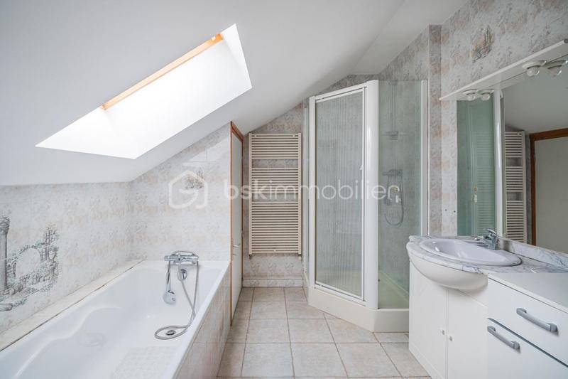 Maison - 140 m² - 5 pièces