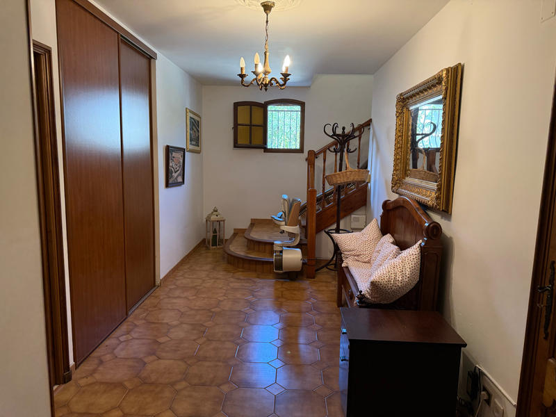 Maison - 230 m² - 8 pièces