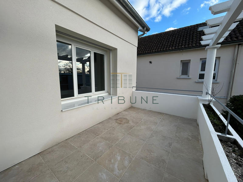 Maison - 220 m² - 9 pièces