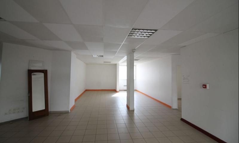 Local commercial - 206 m² - 6 pièces