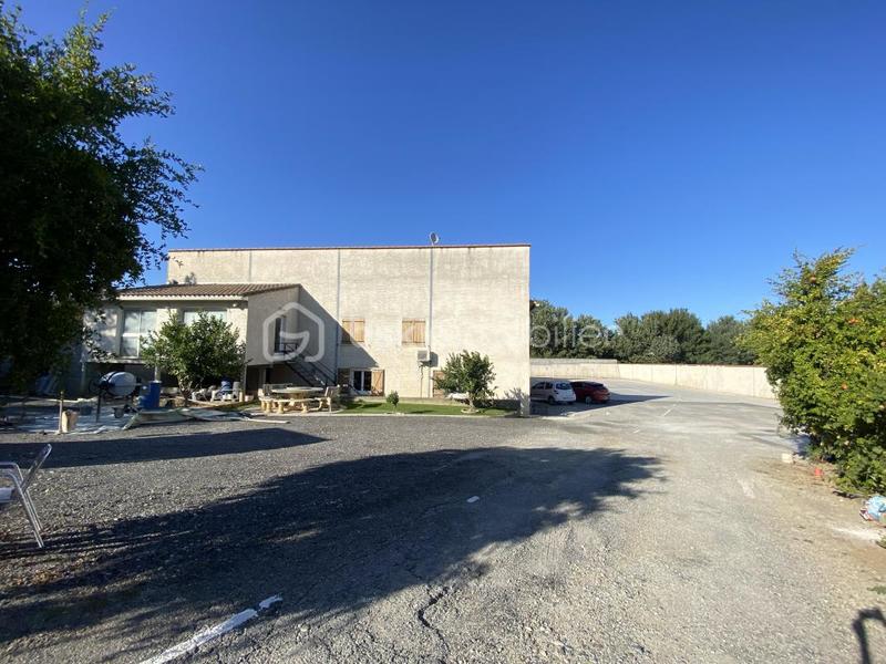 Entrepôt - 158 m² - 8 pièces