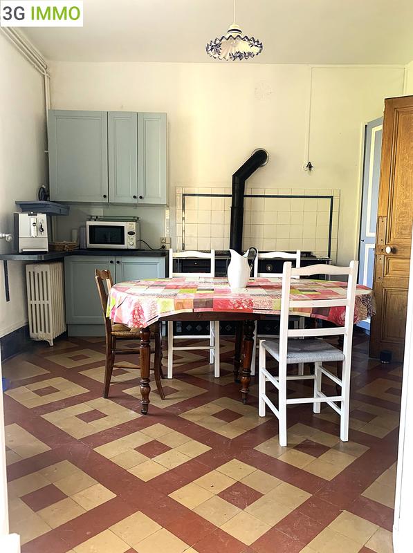 Demeure - 190 m² - 10 pièces