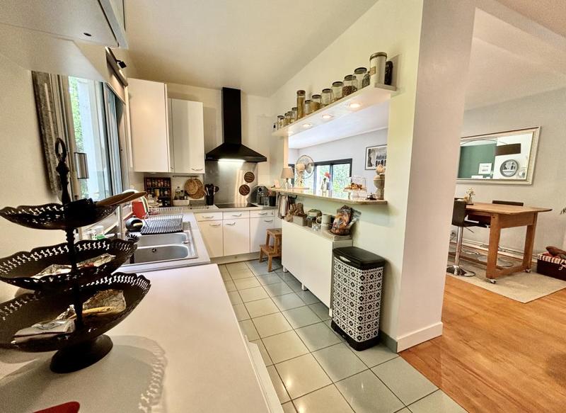 Maison - 180 m² - 8 pièces