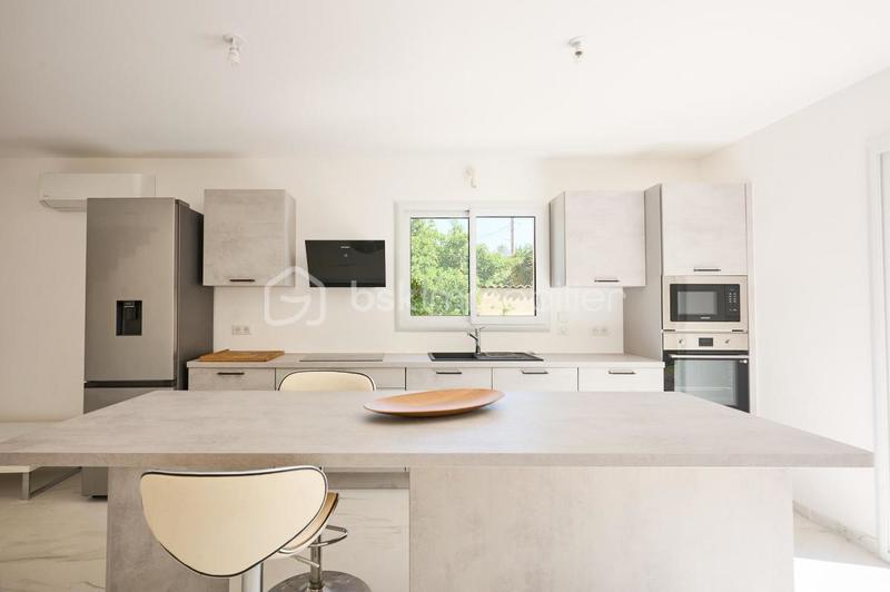 Maison - 92 m² - 4 pièces