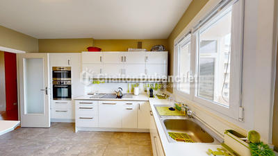 Appartement - 100 m² - 4 pièces