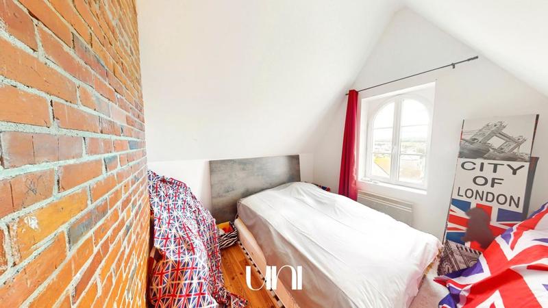 Maison - 422 m² - 12 pièces