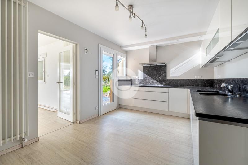 Maison - 427 m² - 14 pièces