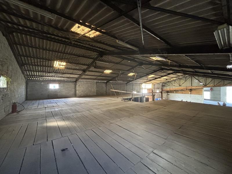 Local commercial - 680 m²