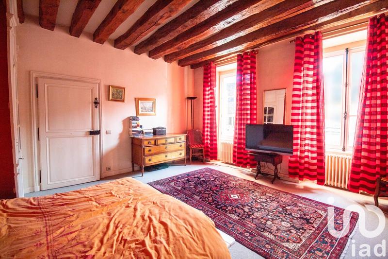 Maison - 285 m² - 9 pièces