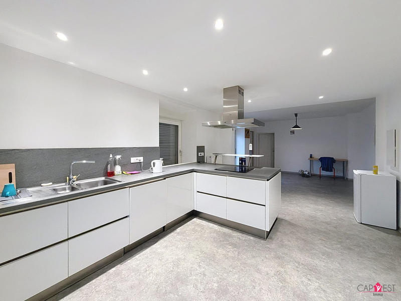 Maison - 220 m² - 8 pièces