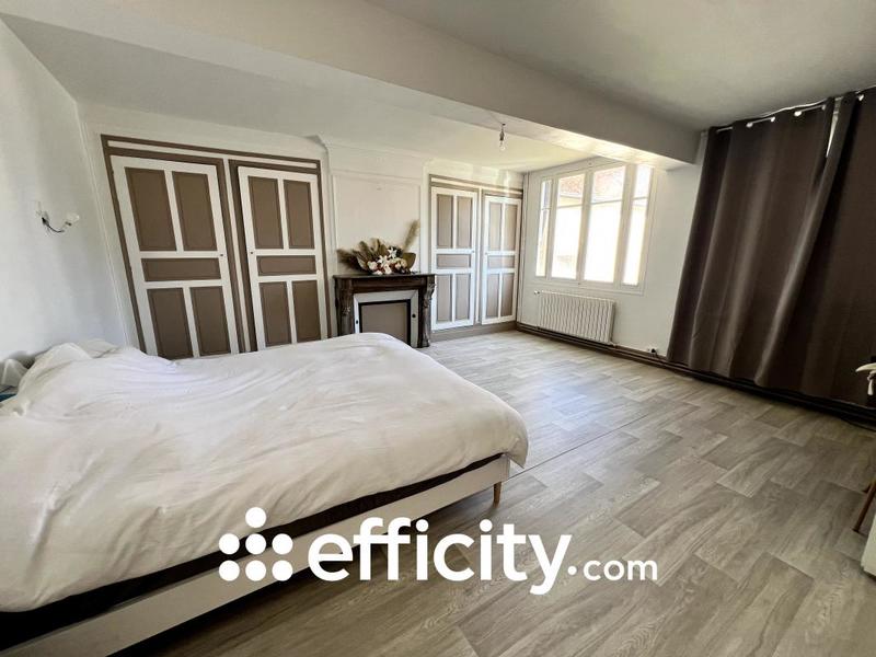 Maison - 266 m² - 10 pièces