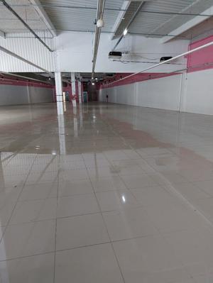 Local commercial - 700 m²