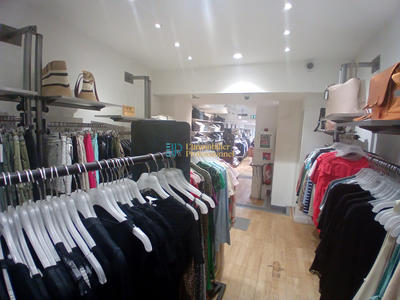 Local commercial - 174 m² - 6 pièces