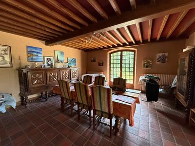 Maison - 220 m² - 7 pièces