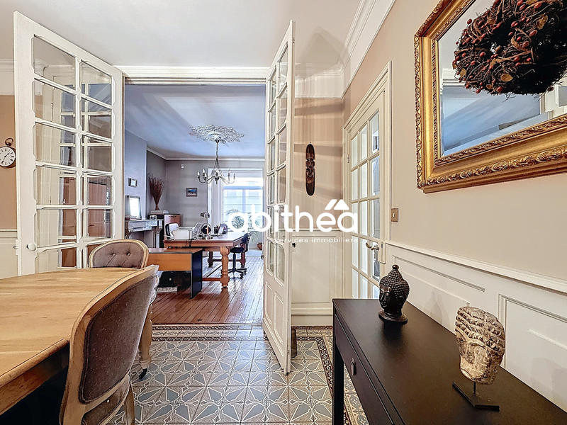 Maison - 224 m² - 6 pièces