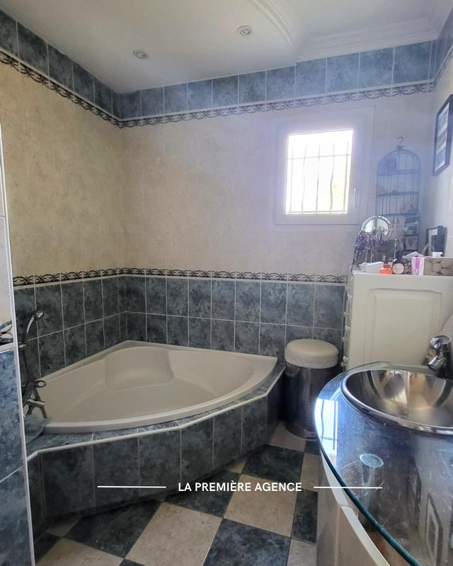 Maison traditionnelle - 105 m² - 4 pièces