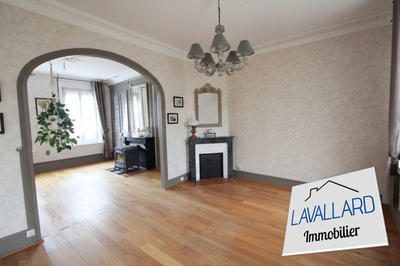 Maison - 207 m² - 10 pièces