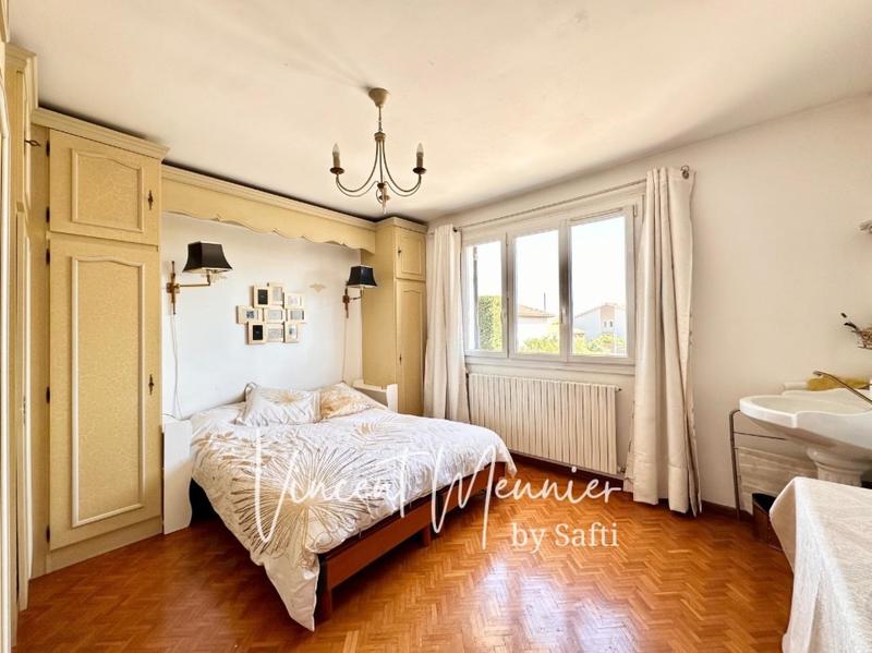Maison - 216 m² - 9 pièces