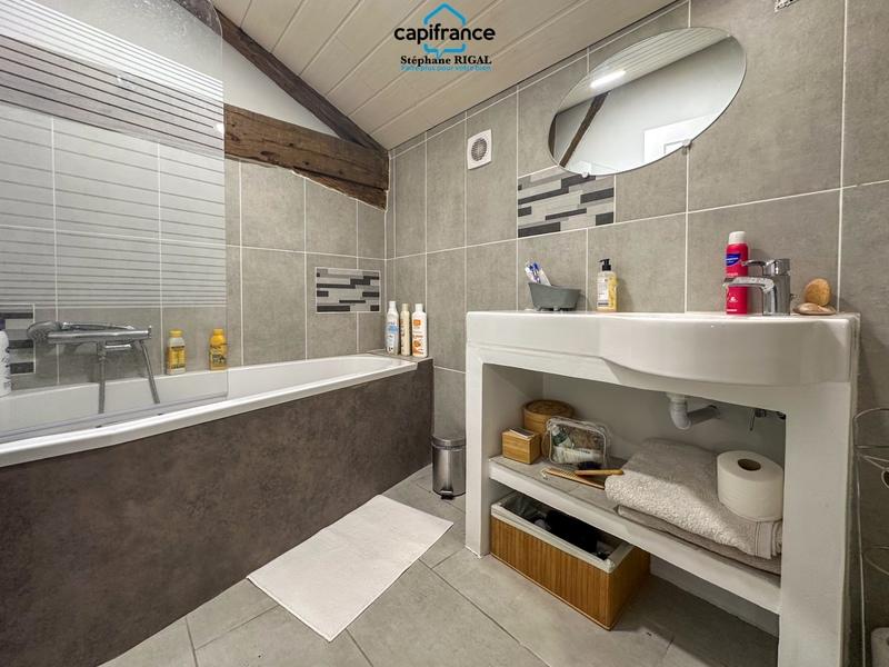 Propriété - 190 m² - 8 pièces