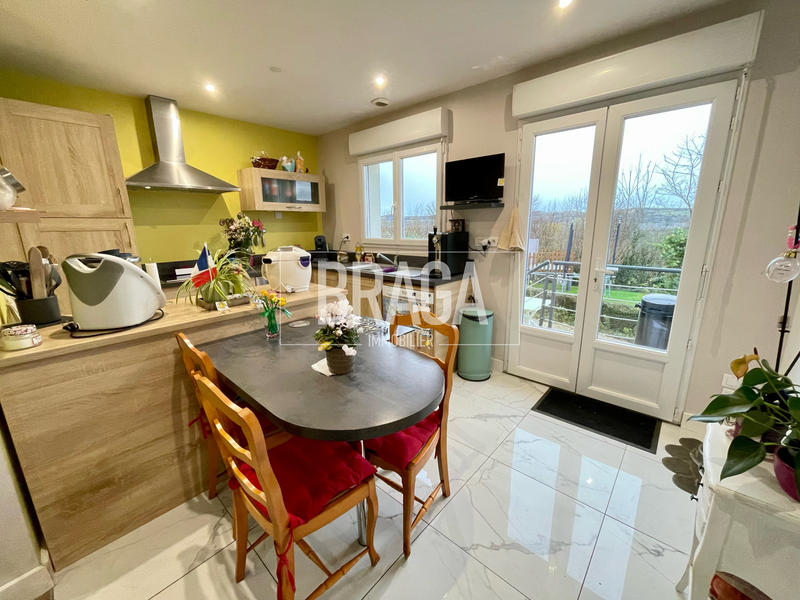 Maison - 90 m² - 5 pièces