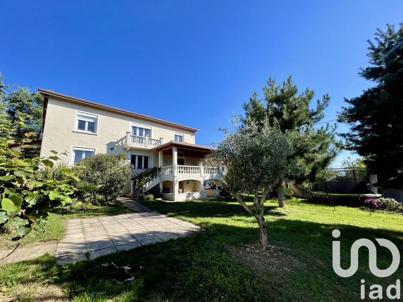 Maison - 205 m² - 8 pièces