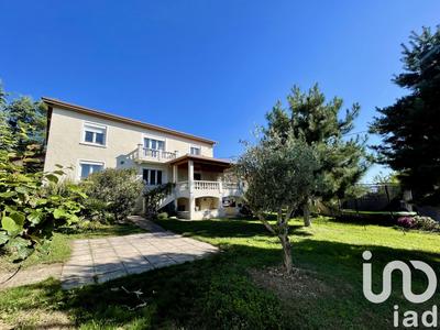 Maison - 205 m² - 8 pièces