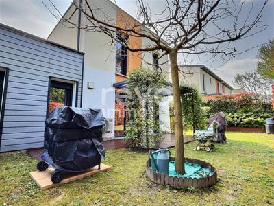 Maison - 93 m² - 5 pièces