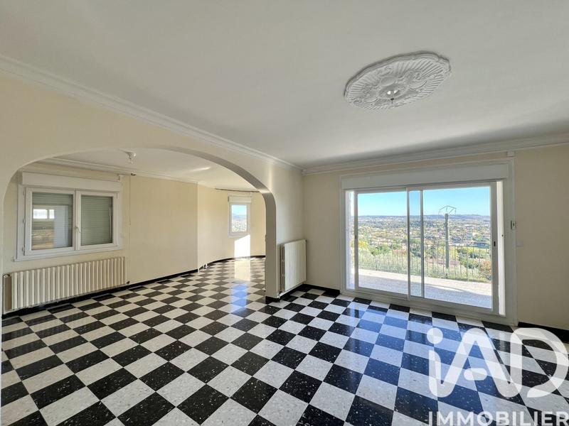 Maison - 193 m² - 8 pièces